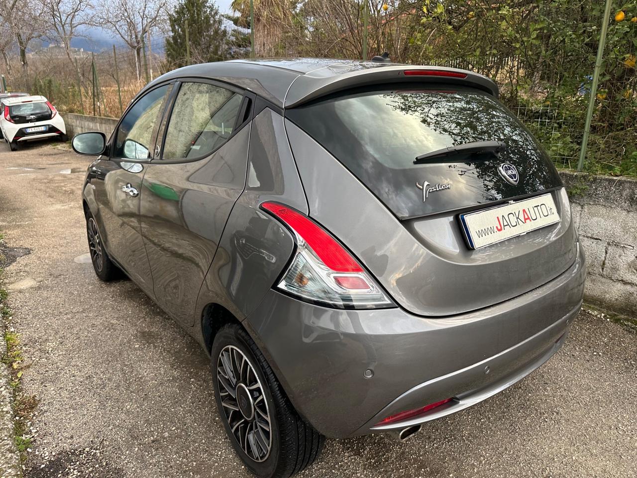 Lancia Ypsilon 1.2 69 CV 5 porte GPL Ecochic Monogram