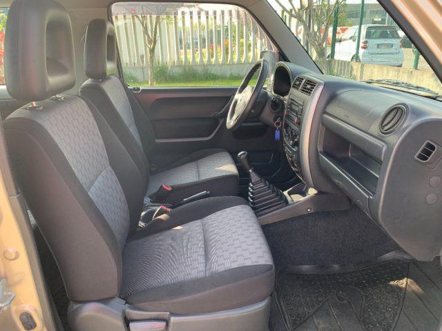 SUZUKI Jimny 1.3i 16V cat 4WD JLX