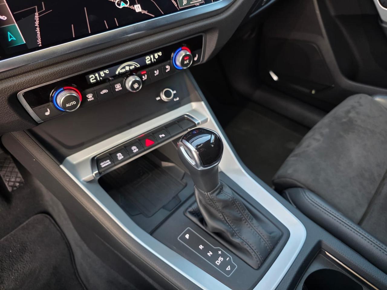 Audi Q3 35 TDI S tronic Identity Black