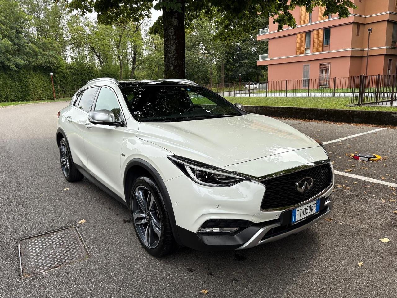 Infiniti QX30 2.0 turbo DCT AWD Luxe Tech