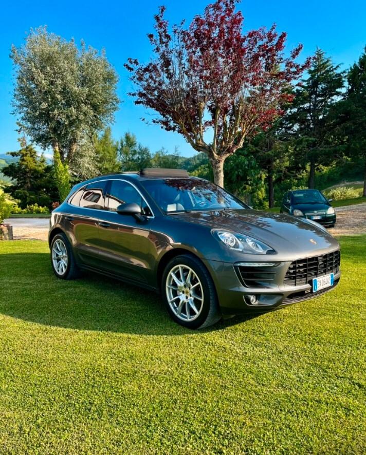 Porsche Macan S