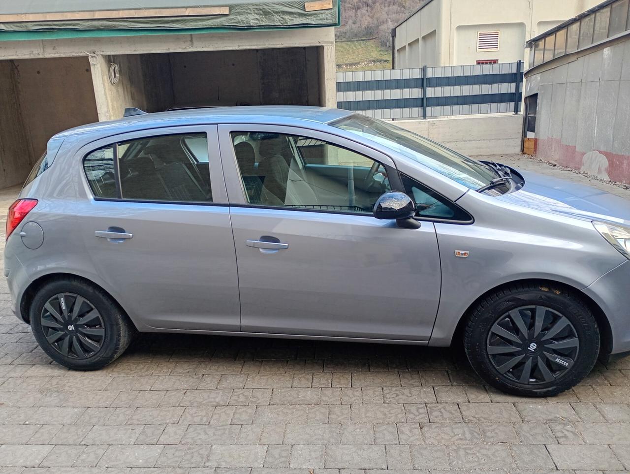 Opel Corsa 1.2 5 porte Enjoy