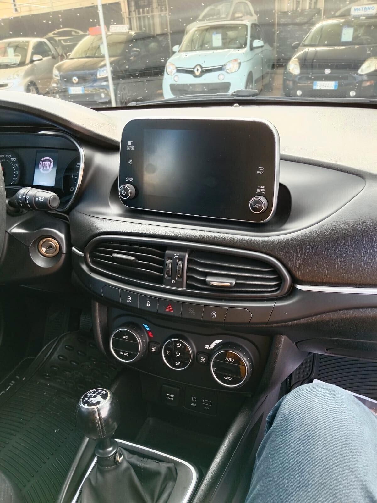 Fiat Tipo 1.6 Mjt S&S 5 porte Easy