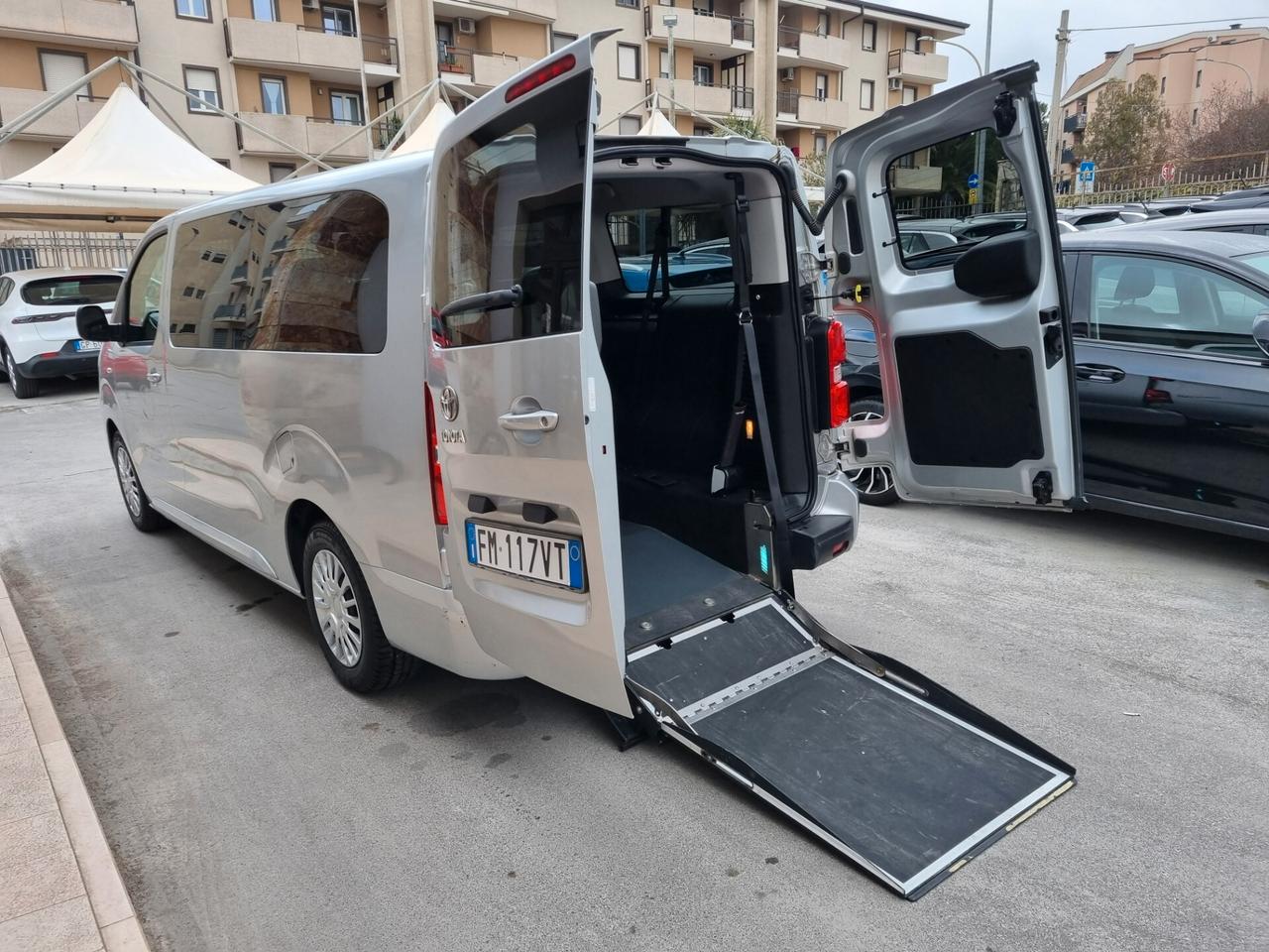 Toyota Proace Verso 1.4D STYLE disabili