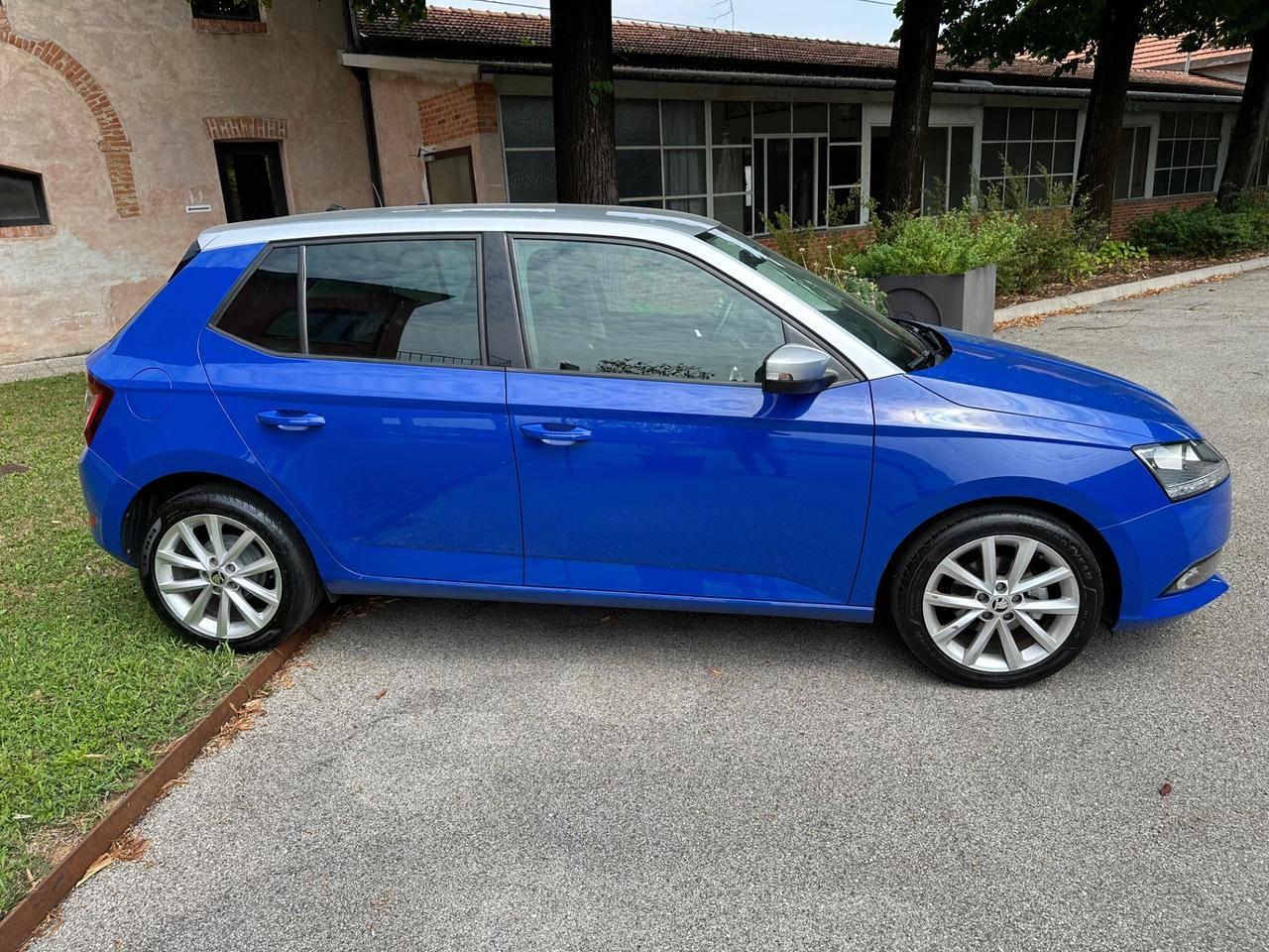 Skoda Fabia 1.0 MPI 60 CV Twin Color Nero