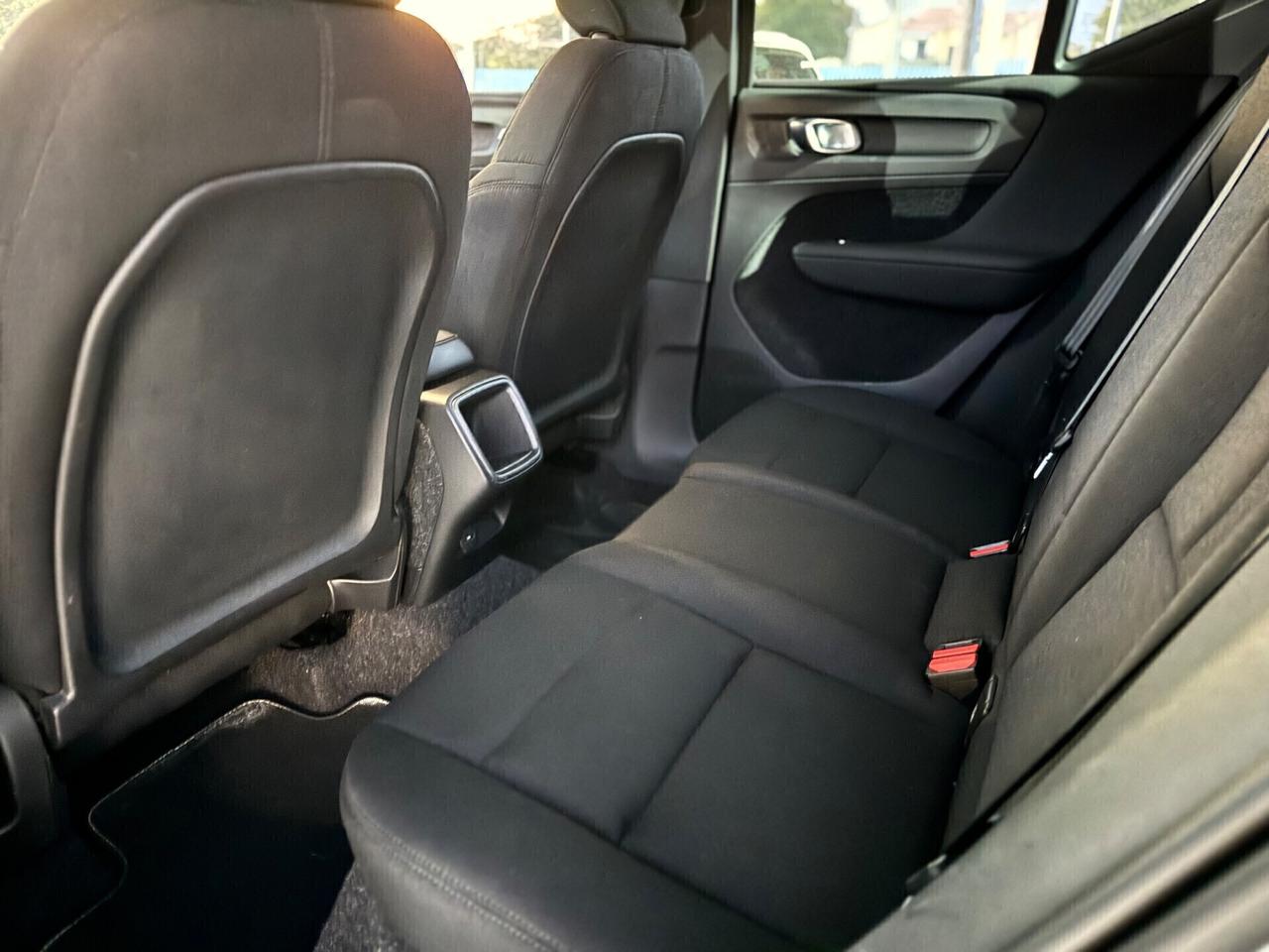 Volvo XC40 T3 Geartronic R-design PARI AL NUOVO