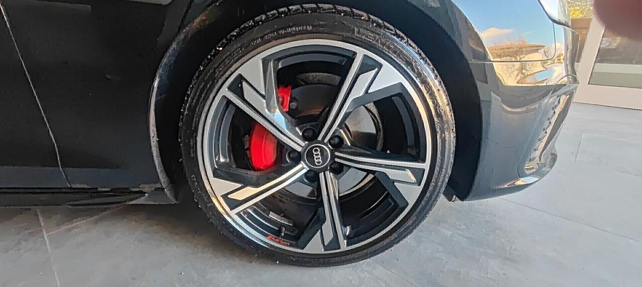 Audi A4 40 TDI quattro S tronic S line edition