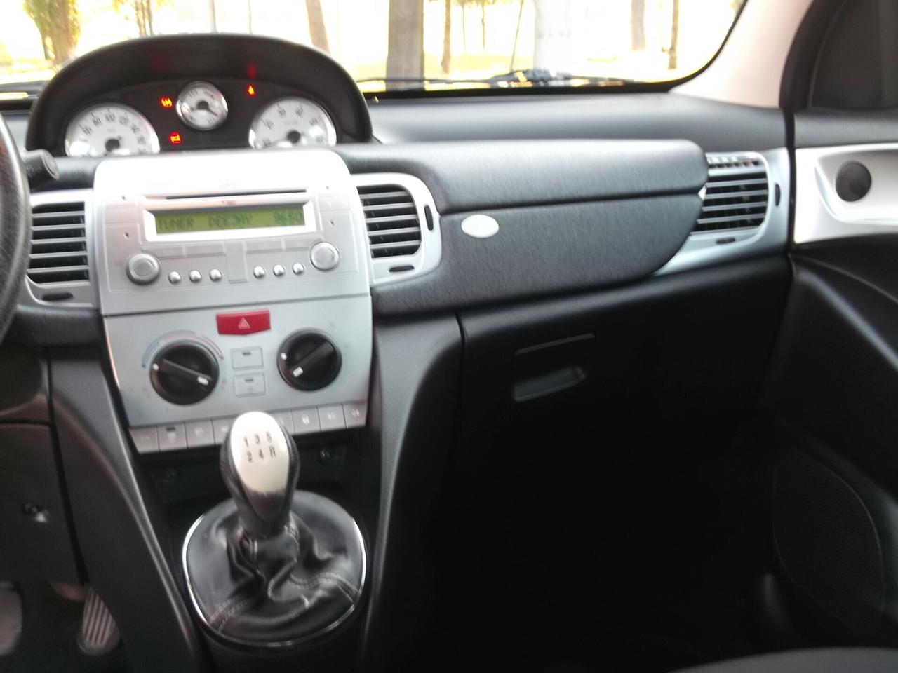 Ypsilon 1.3 MJT Neopatentati 2011