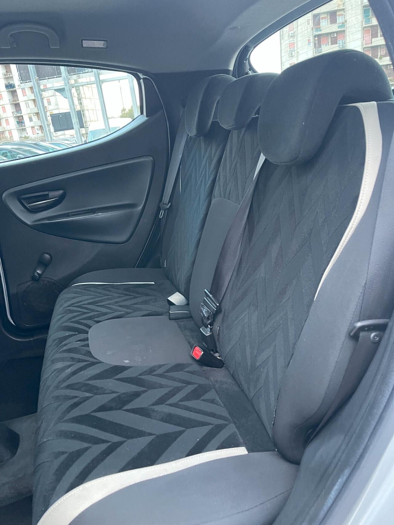 Lancia Ypsilon 1.3 MJT 95 CV 5 porte S&S