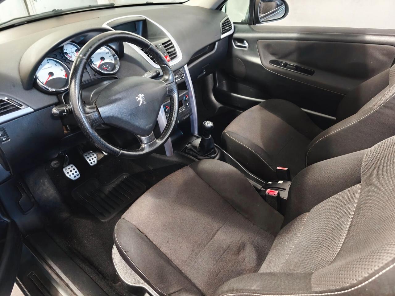 Peugeot 207 1.6 VTi 120CV CC aut. Féline