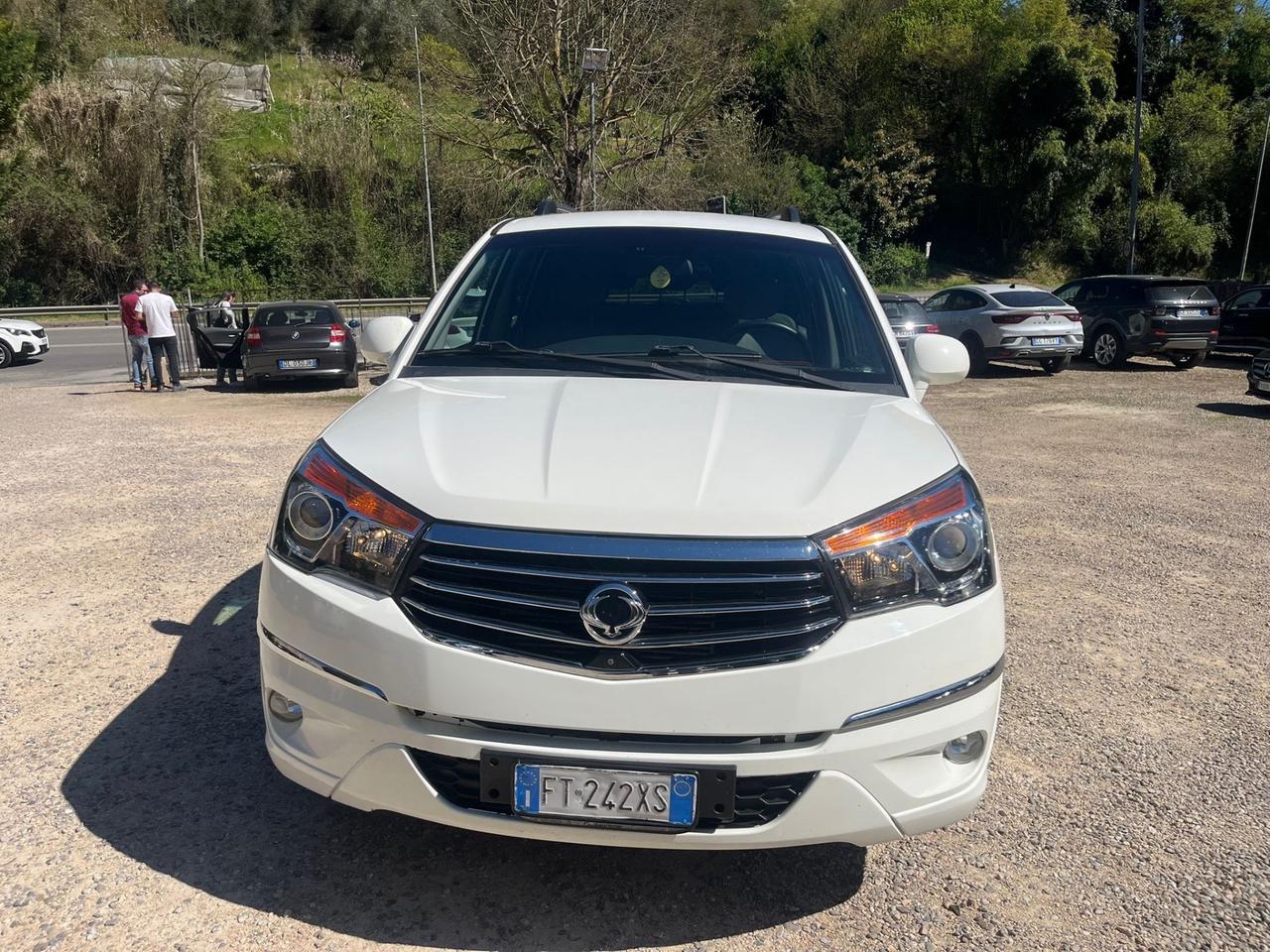 Ssangyong Rodius 2.2 Diesel - 4x4 - 7 Posti