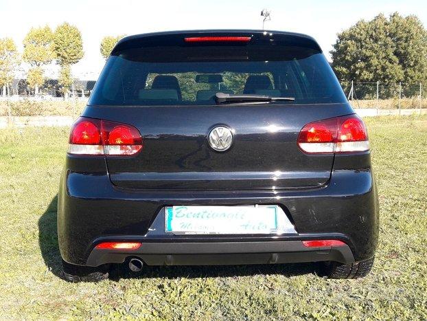 Volkswagen Golf 1.6 TDI DPF DSG 5p. R-Line