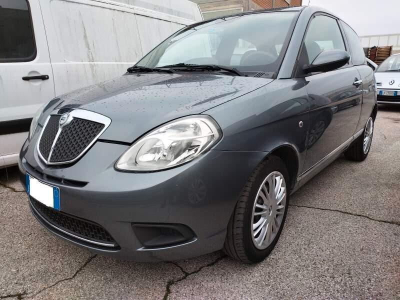 Lancia Ypsilon 1.4 Oro Giallo