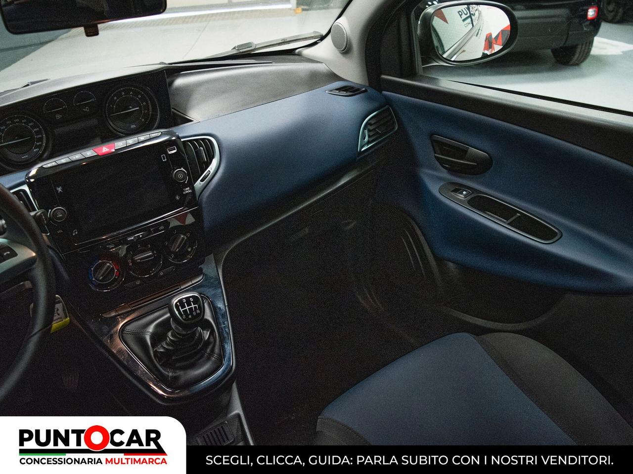 Lancia Ypsilon 1.0 FireFly 5 porte S&S Hybrid Platino