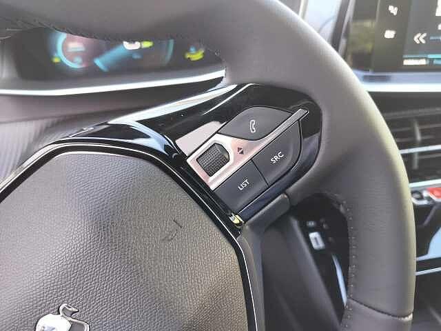 Peugeot 2008 motore elettrico 136 CV Allure