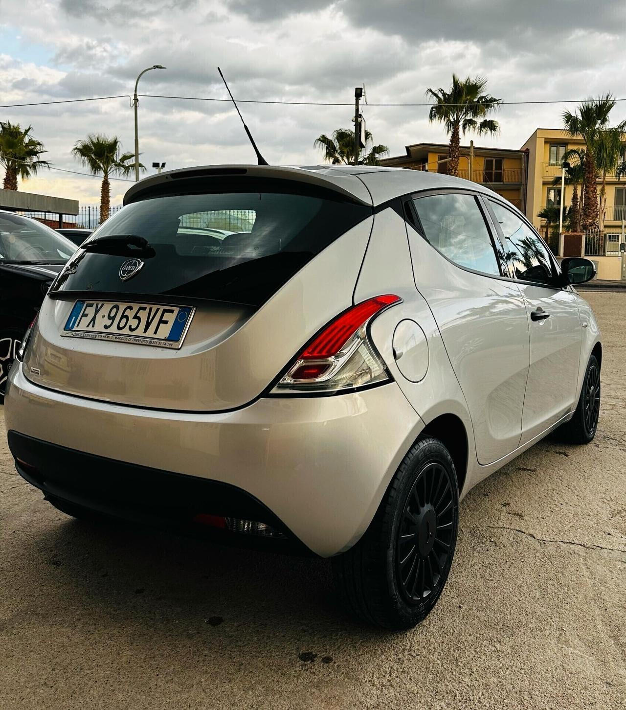 Lancia Ypsilon 1.2 69 CV 5 porte GPL Ecochic Gold