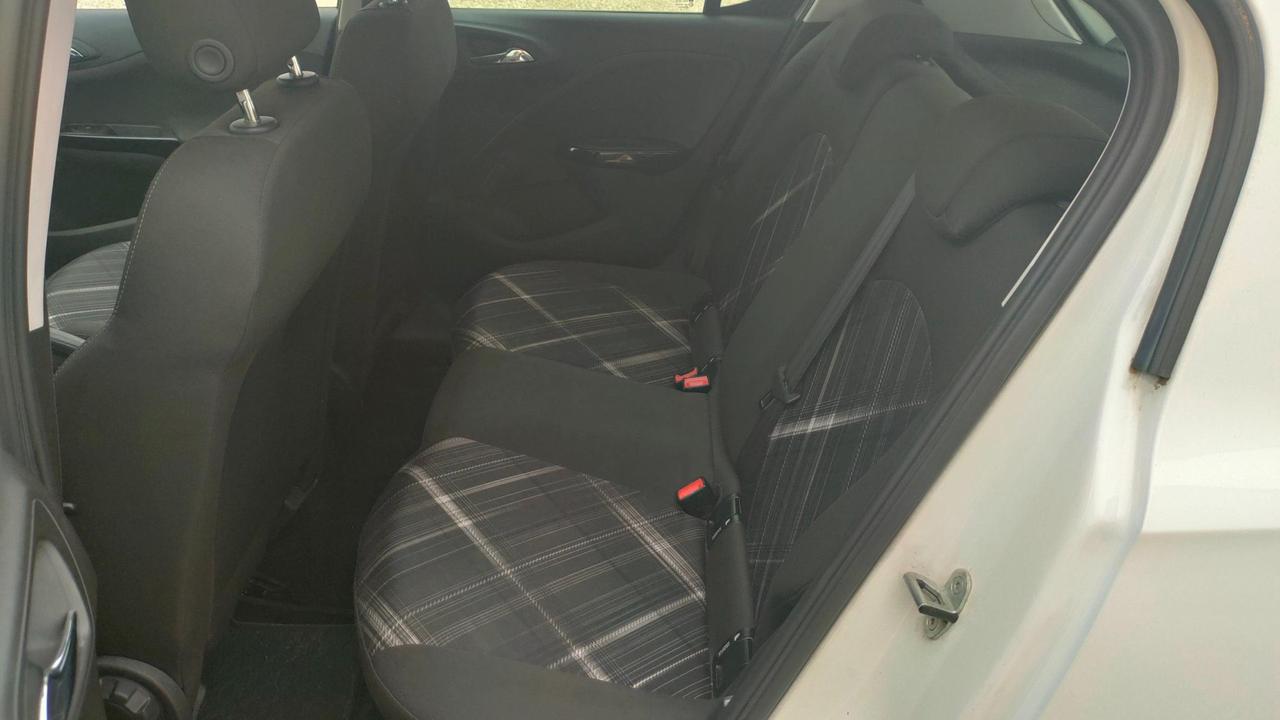 Opel Corsa 5 Porte Corsa 5p 1.4 b-Color Gpl 90cv