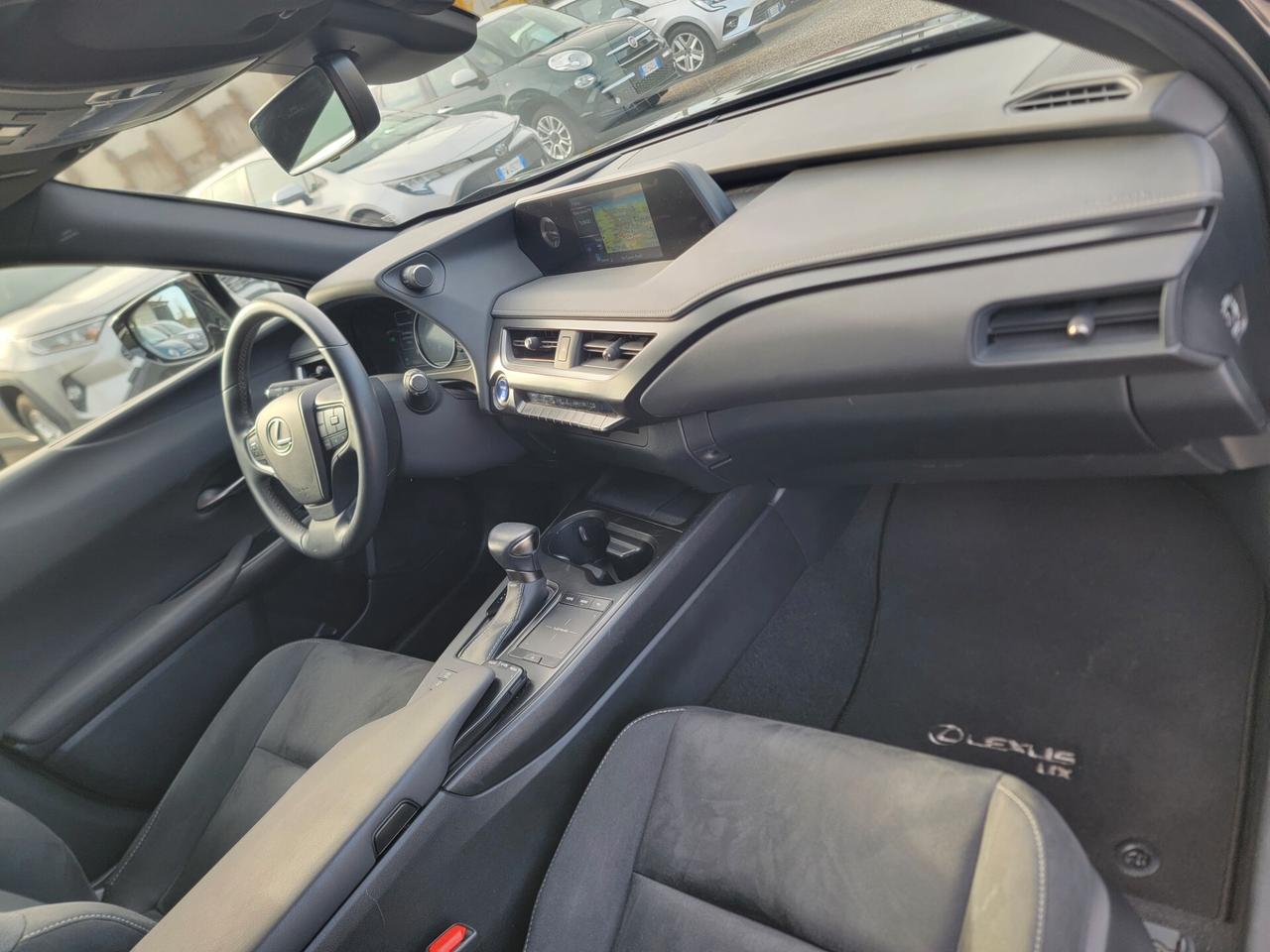 Lexus UX 250 Hybrid SOLO 16 MILA KM ORIGINALI !