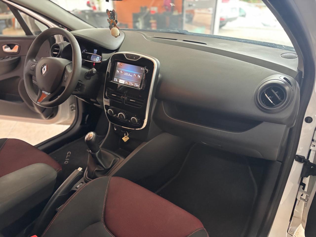 Renault Clio 1.2 75CV GPL 5 porte Live ok neopatentati