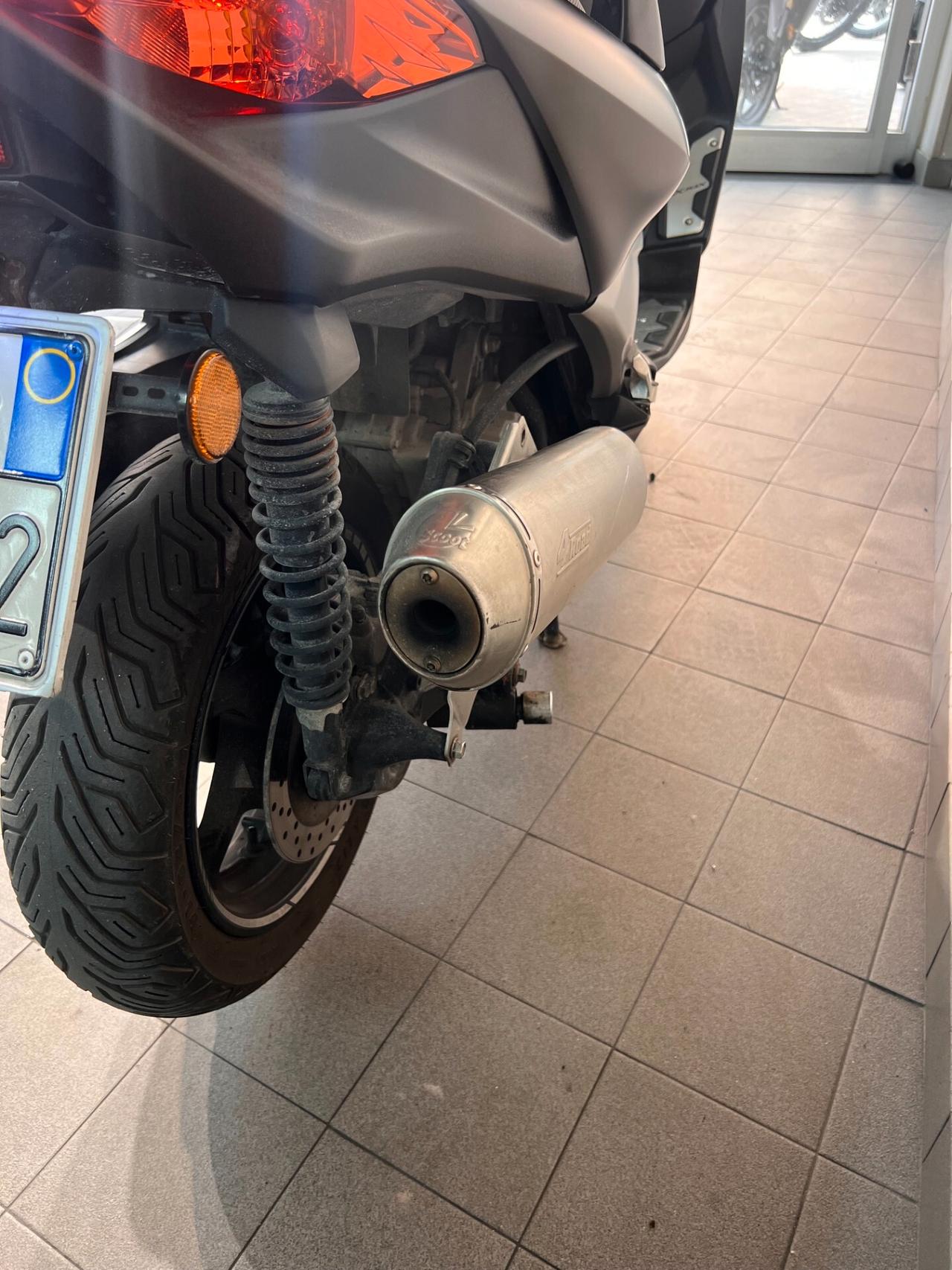 Yamaha X-Max 300 MDNOM1 QUAZAR BRONZE