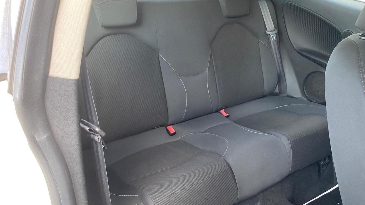 Alfa Romeo MiTo 1.6 JTDm-2 S&S Distinctive Sport Pack