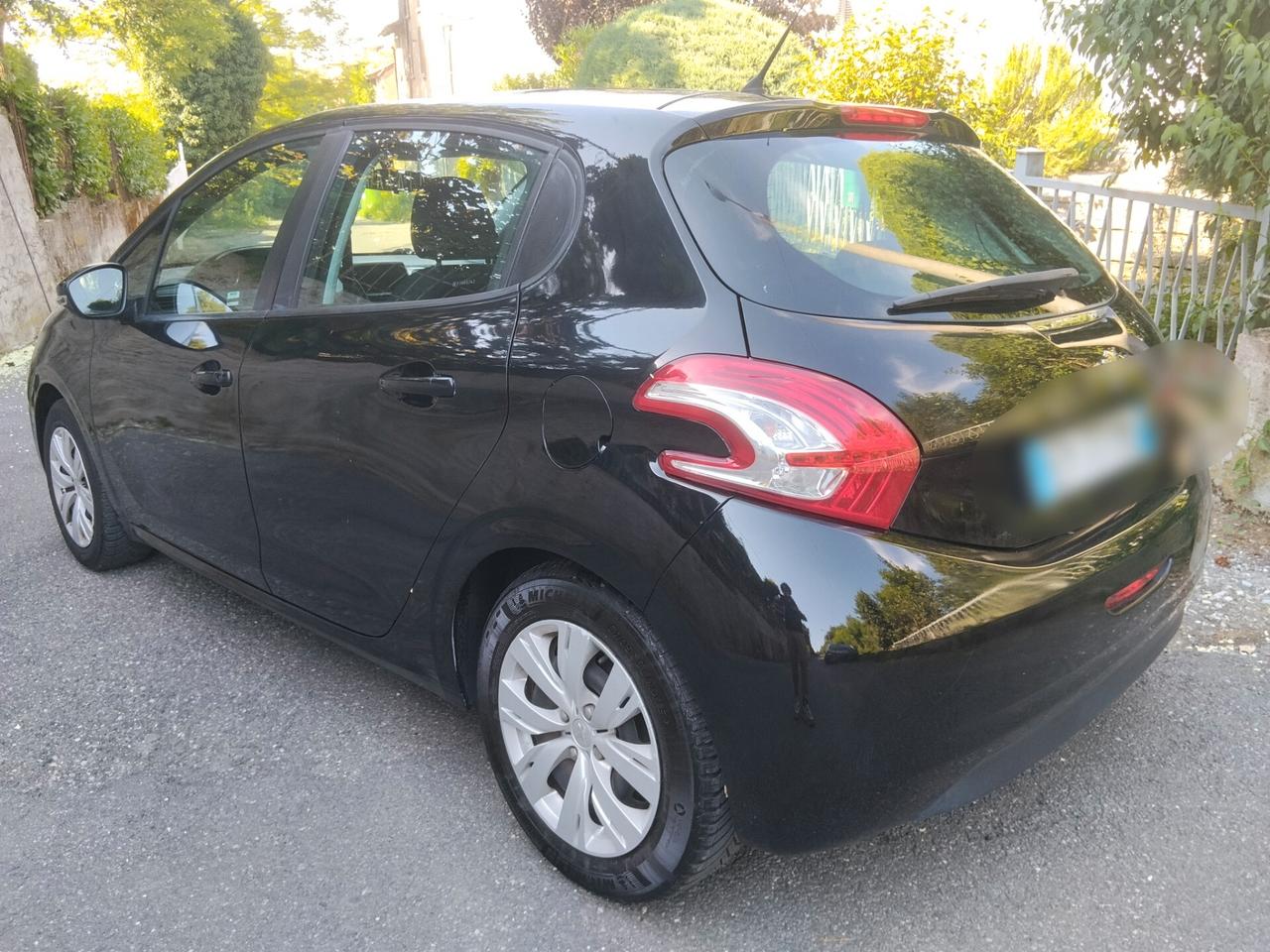 Peugeot 208 1.4 HDi 68 CV 5 porte Active