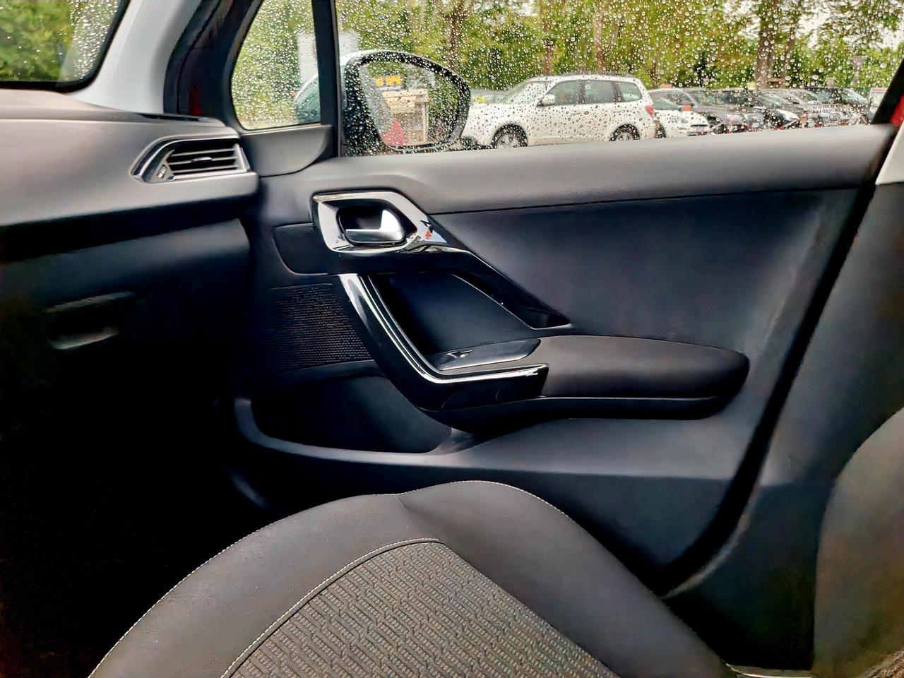 Peugeot 208 PureTech 68 5 porte Active 2017-E6B Manuale NEO