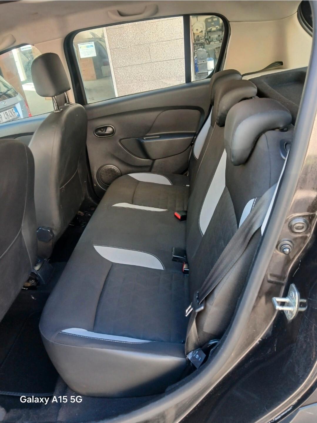 Dacia Sandero Stepway 1.5 DIESEL - NEOPATENTATI PERMUTE