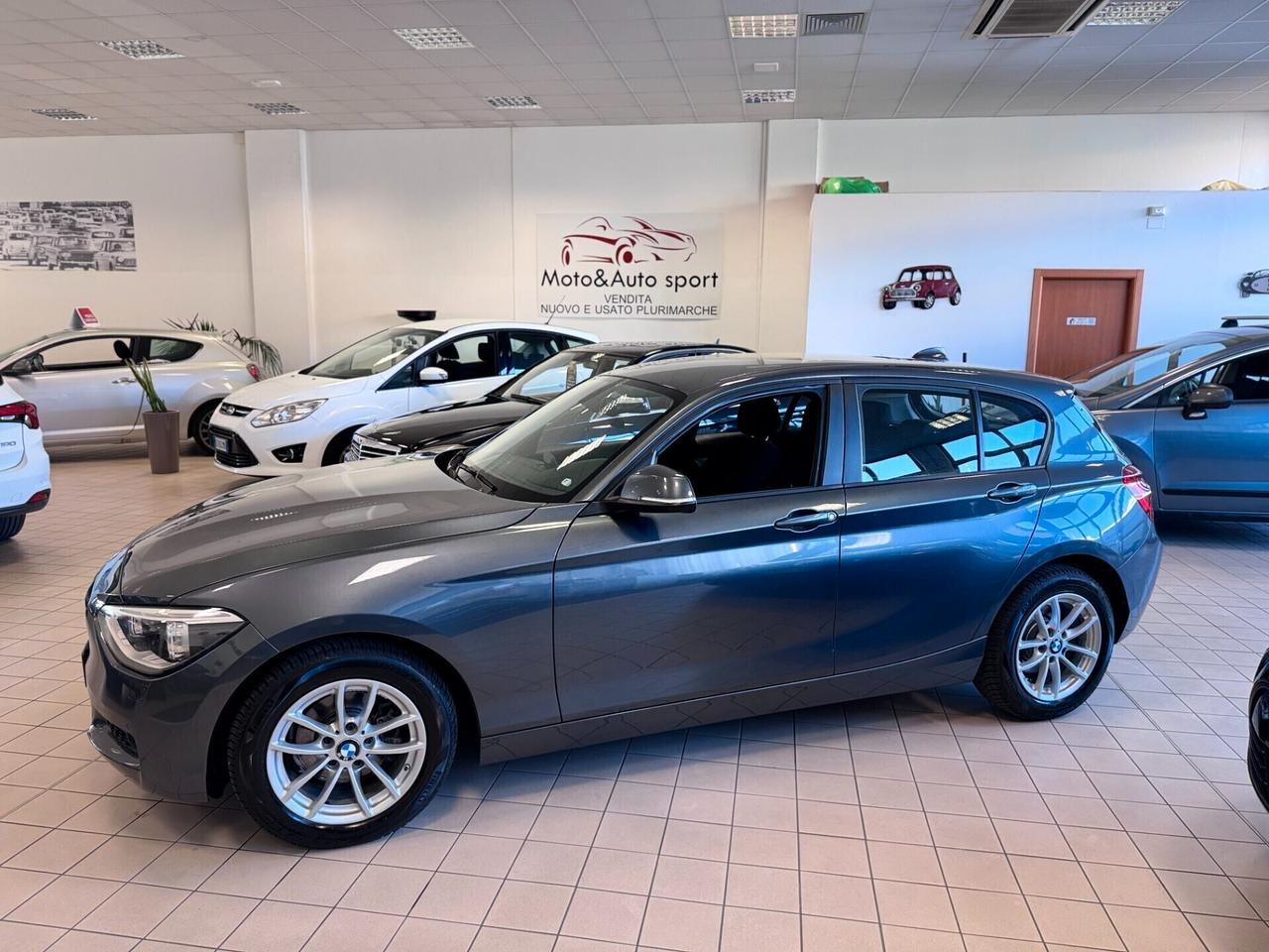 Bmw 118 118d 5p. Unique