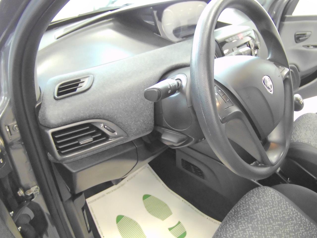 Lancia Ypsilon 1.0 FireFly 5 porte S&S Hybrid Silver Plus