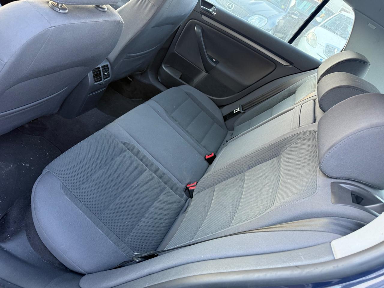 Volkswagen Golf 1.6 16V FSI 5p. Sportline