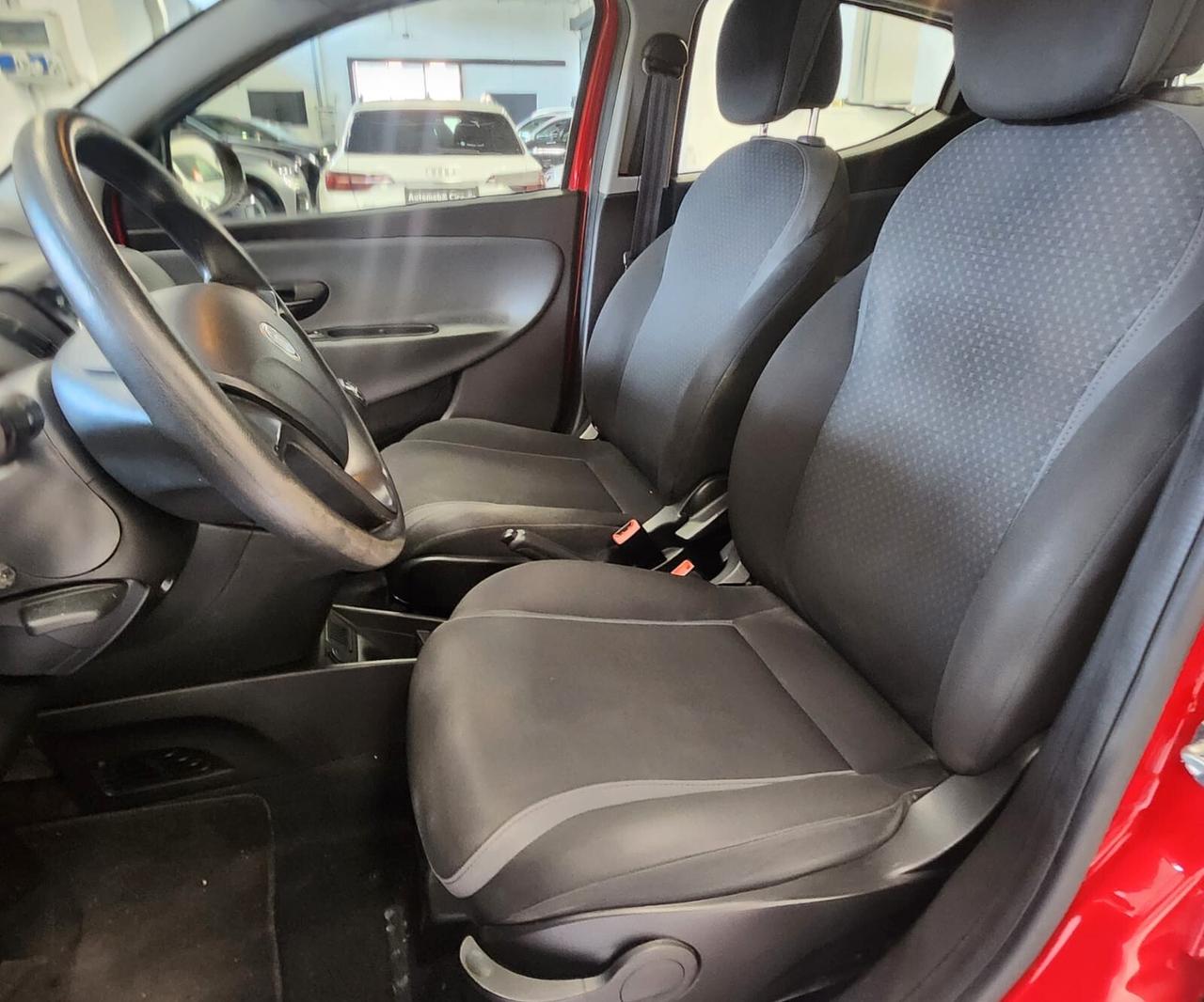 Lancia Ypsilon 1.2 69 CV 5 porte Platinum