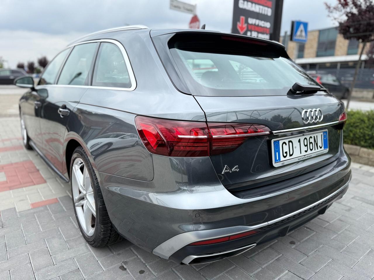 Audi A4 Avant 35 TDI/163 CV S tronic S line edition .IVA ESPOSTA