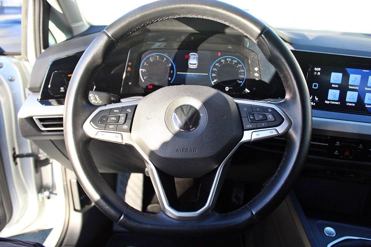 VOLKSWAGEN - Golf - 1.0 TSI EVO Life