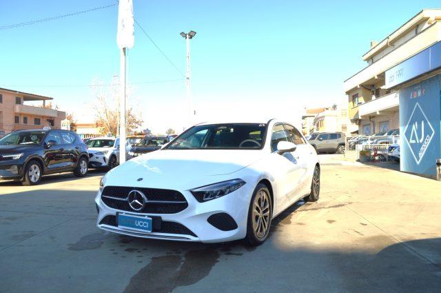 MERCEDES-BENZ A 180 d Automatic Business Extra Carplay