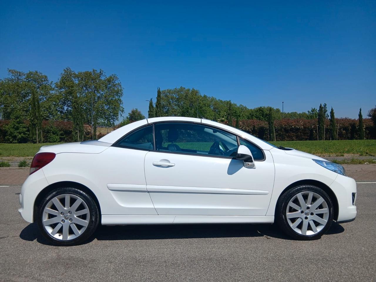 Peugeot 207 1.6 VTi 120CV CC Féline