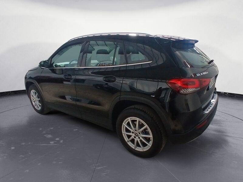 Mercedes-Benz GLA (H247) 180 d Automatic Business