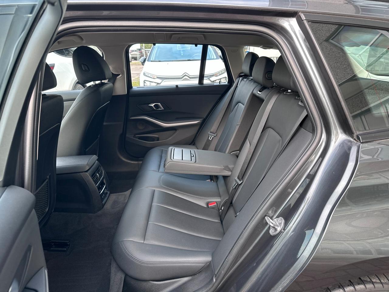 BMW 320d Touring xDrive AUTOMATICA EURO6D! PELLE!