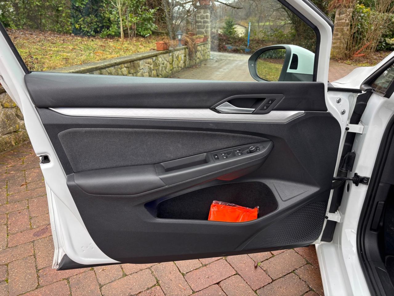 Volkswagen Golf 1.0 TSI EVO Life 7 ANNI DI GARANZIA