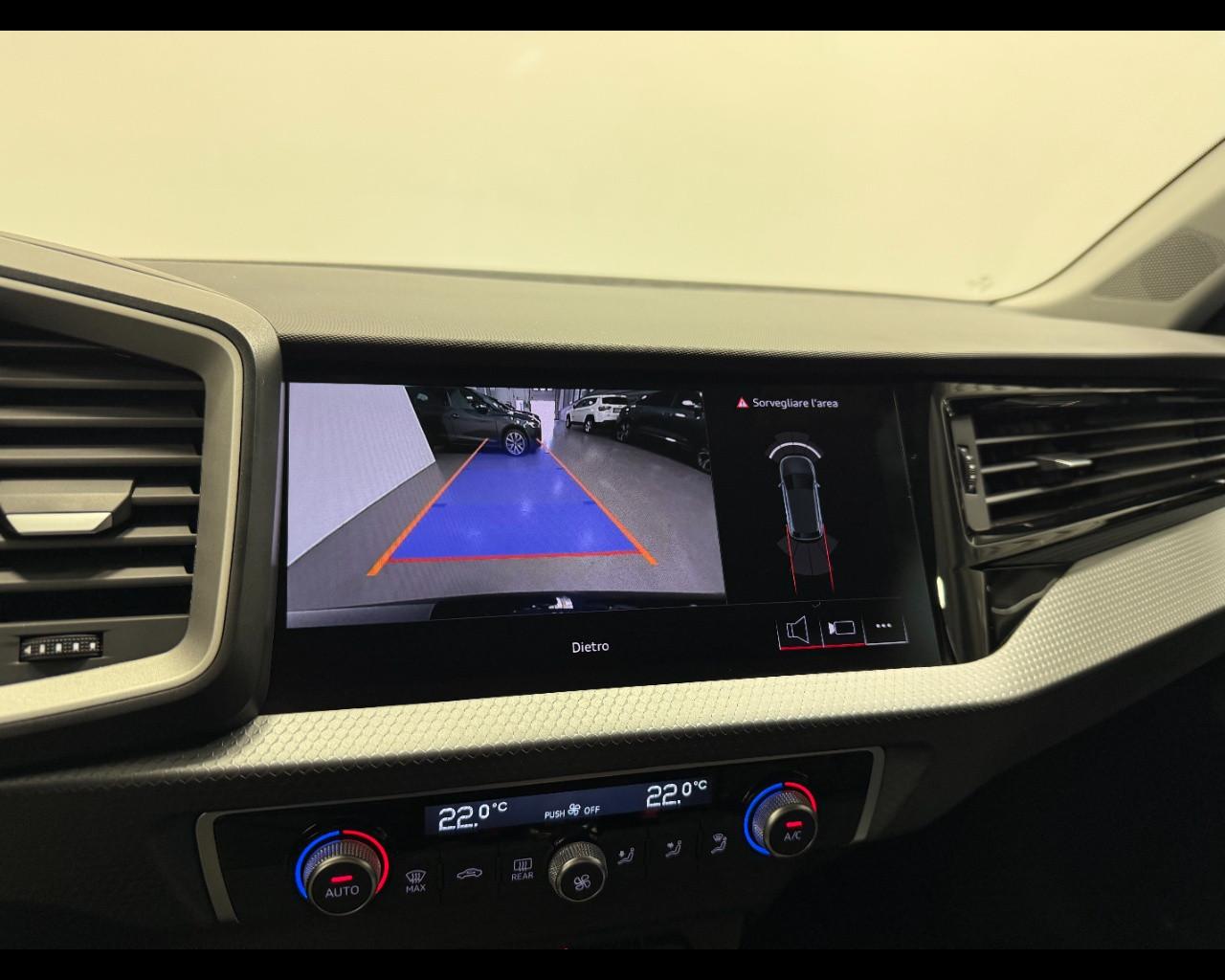 AUDI A1 ALLSTREET 30 TFSI S-TRONIC IDENTITY CONTRAST