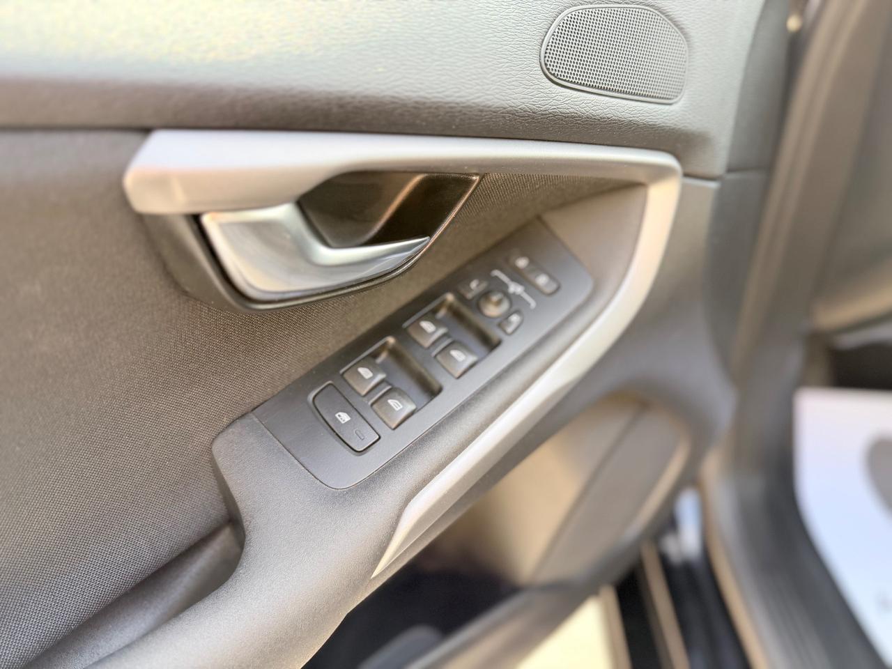 Volvo V40 D2 R-design euro6 2.0d 120cv