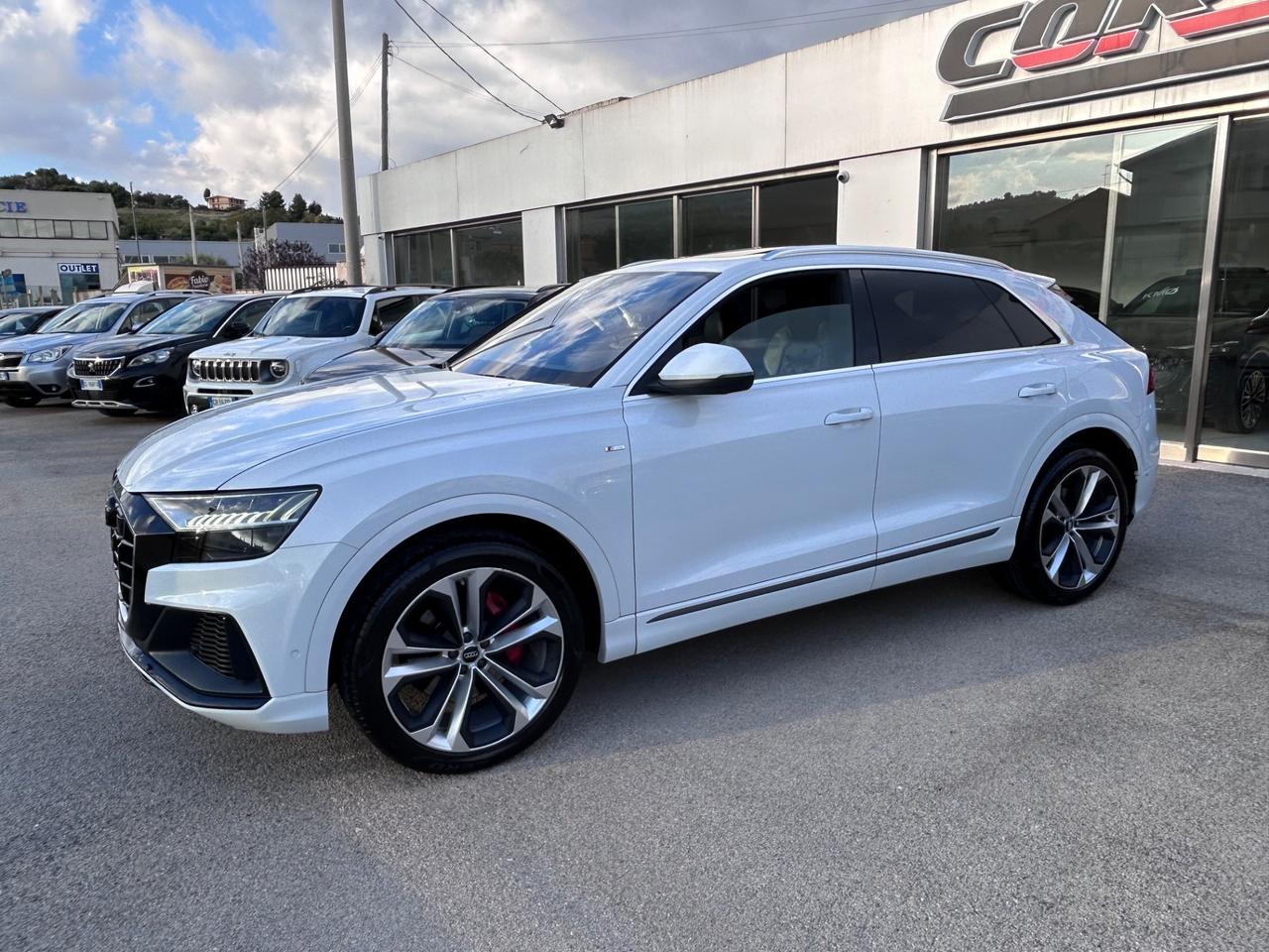 Audi Q8 50 TDI 286 CV quattro S-Line allestimento RS