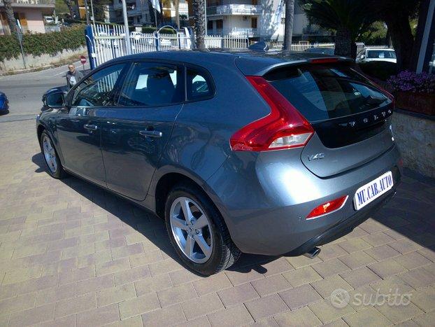 Volvo V40 Cross Country D2 120cv