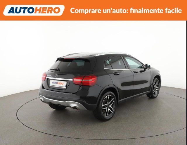 MERCEDES-BENZ GLA 200 d Automatic Premium