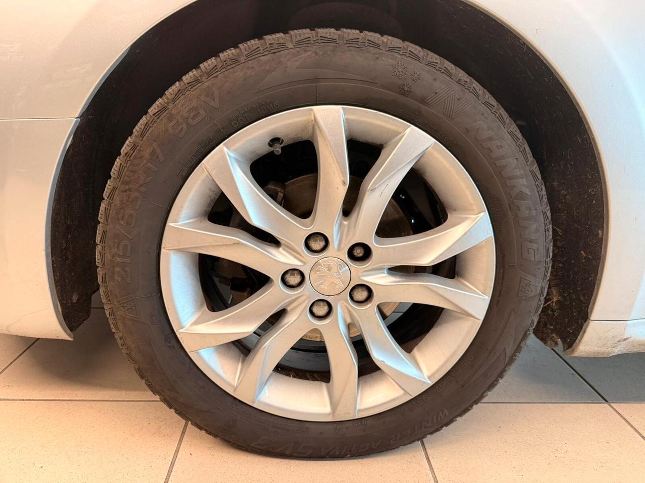 Peugeot 508 BlueHDi 120 EAT6 S&S SW Allure