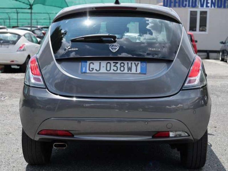 Lancia Ypsilon 1.0 firefly hybrid Gold s