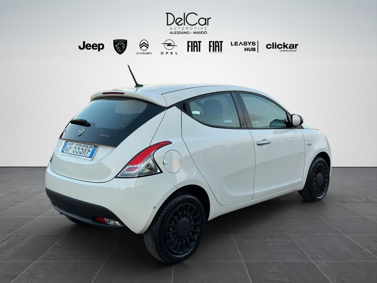 Lancia Ypsilon 1.0 FireFly 5 porte S&S Hybrid Ecochic Silver