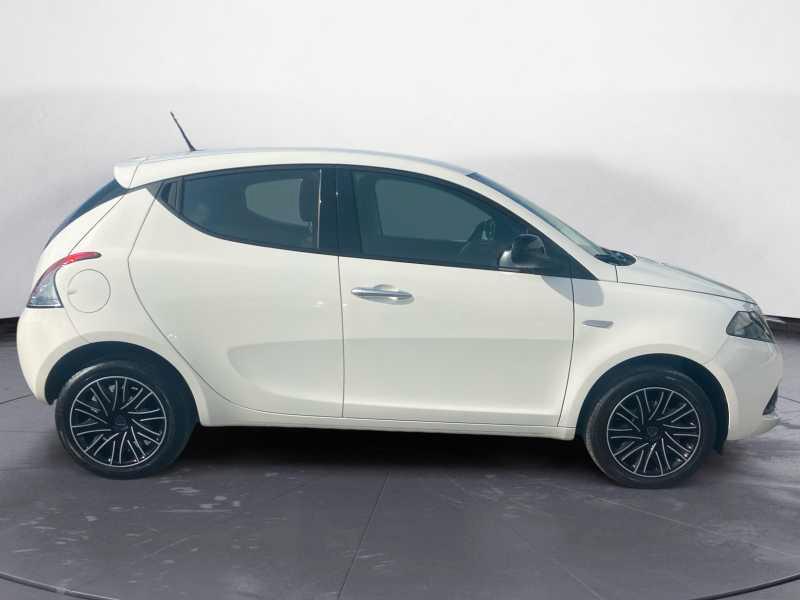 LANCIA Ypsilon 1.0 firefly hybrid Silver 70c