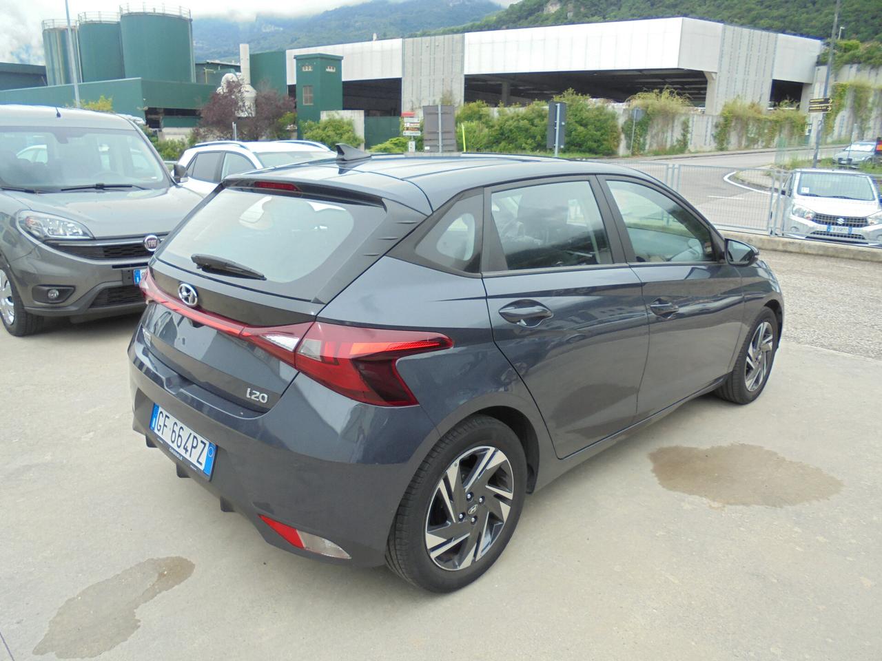 Hyundai i20 1.2 MPI MT Connectline