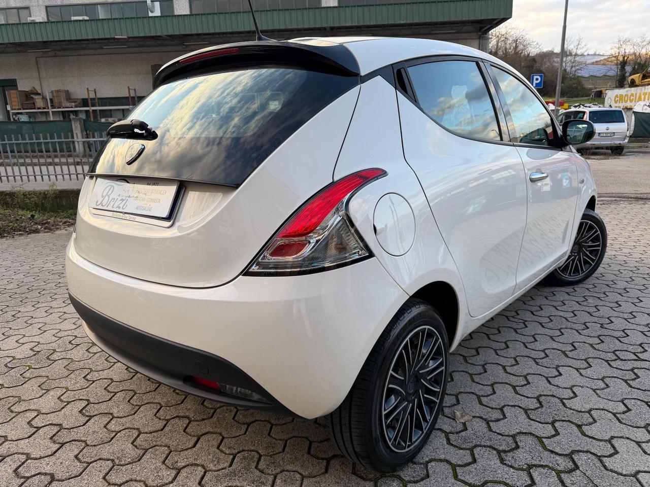 Lancia Ypsilon 1.0 FireFly 5 porte S&S Hybrid